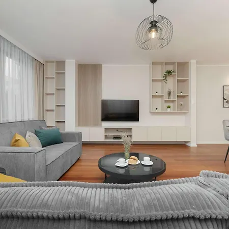 Apartmán Family With 3 Bedrooms And A Parking Space By Renters