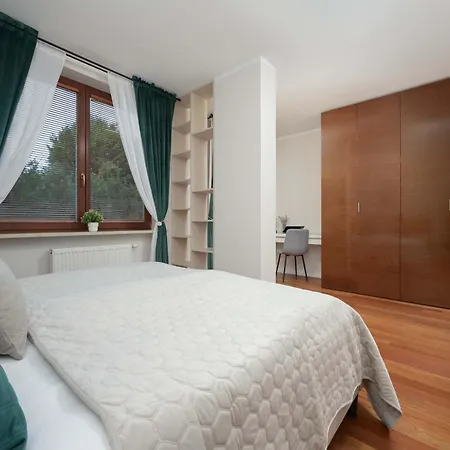 Family With 3 Bedrooms And A Parking Space By Renters Apartmán
