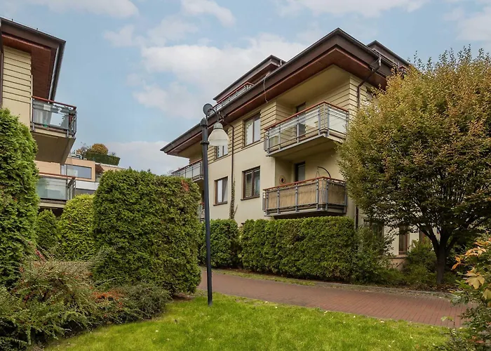 Family With 3 Bedrooms And A Parking Space By Renters *