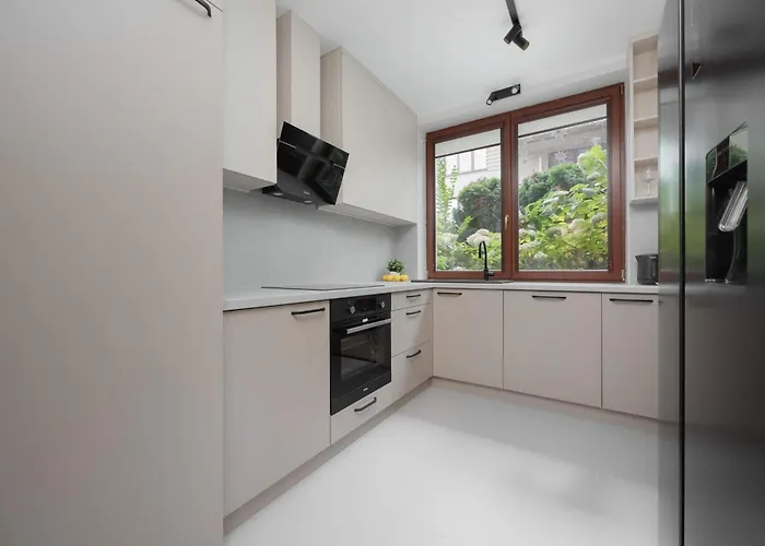 Family With 3 Bedrooms And A Parking Space By Renters