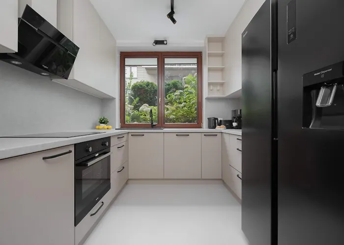 Lejlighed Family With 3 Bedrooms And A Parking Space By Renters Warszawa