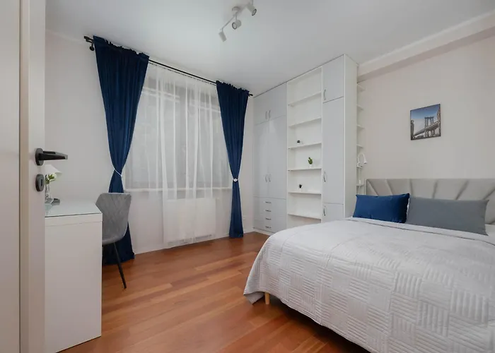 Family With 3 Bedrooms And A Parking Space By Renters