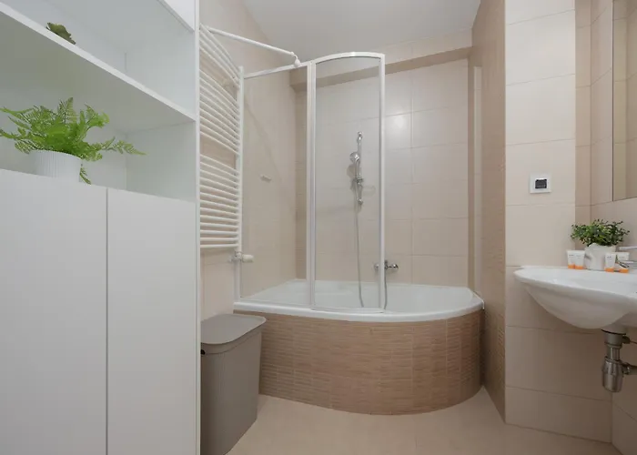 Lejlighed Family With 3 Bedrooms And A Parking Space By Renters *