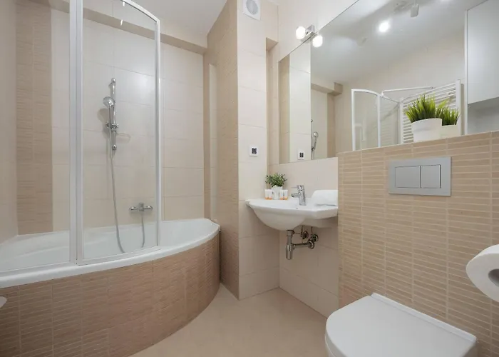 Family With 3 Bedrooms And A Parking Space By Renters Lejlighed