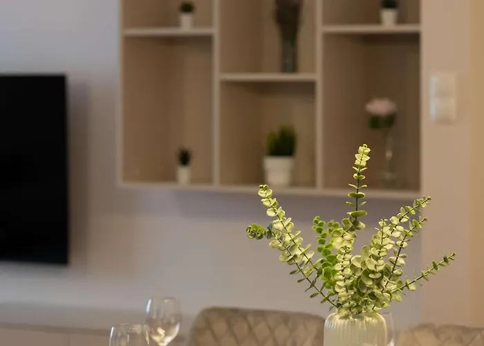 Family With 3 Bedrooms And A Parking Space By Renters * Warszawa