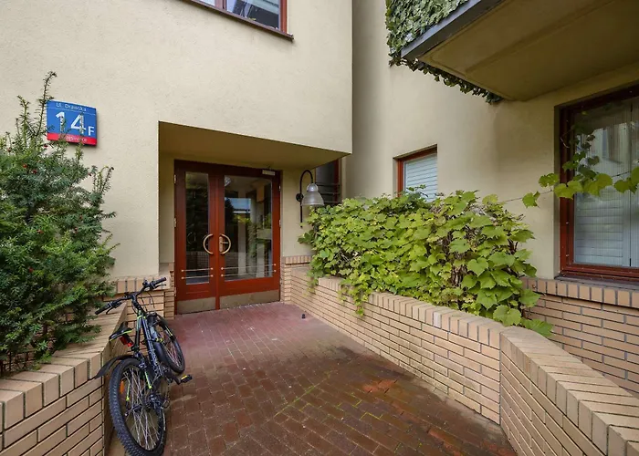 Family With 3 Bedrooms And A Parking Space By Renters