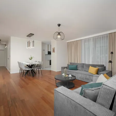 アパート Family With 3 Bedrooms And A Parking Space By Renters