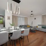Family With 3 Bedrooms And A Parking Space By Renters *