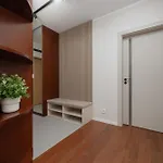 Family With 3 Bedrooms And A Parking Space By Renters 아파트 *