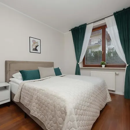 Family With 3 Bedrooms And A Parking Space By Renters 아파트