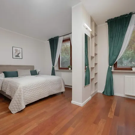 Lejlighed Family With 3 Bedrooms And A Parking Space By Renters *